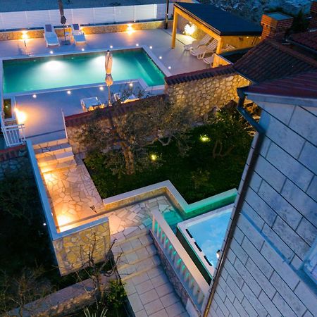 קאבטאט Holiday Home Swiss מראה חיצוני תמונה
