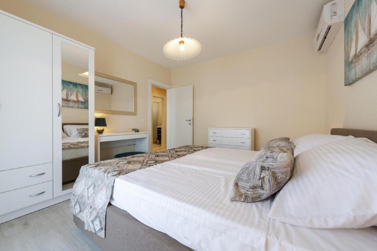 קאבטאט Holiday Home Swiss מראה חיצוני תמונה