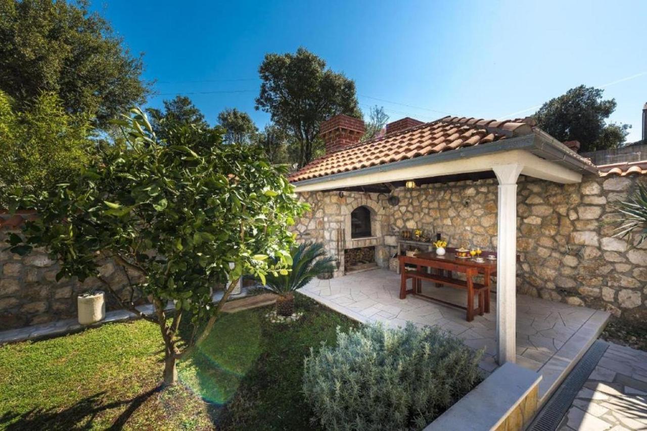 קאבטאט Holiday Home Swiss מראה חיצוני תמונה