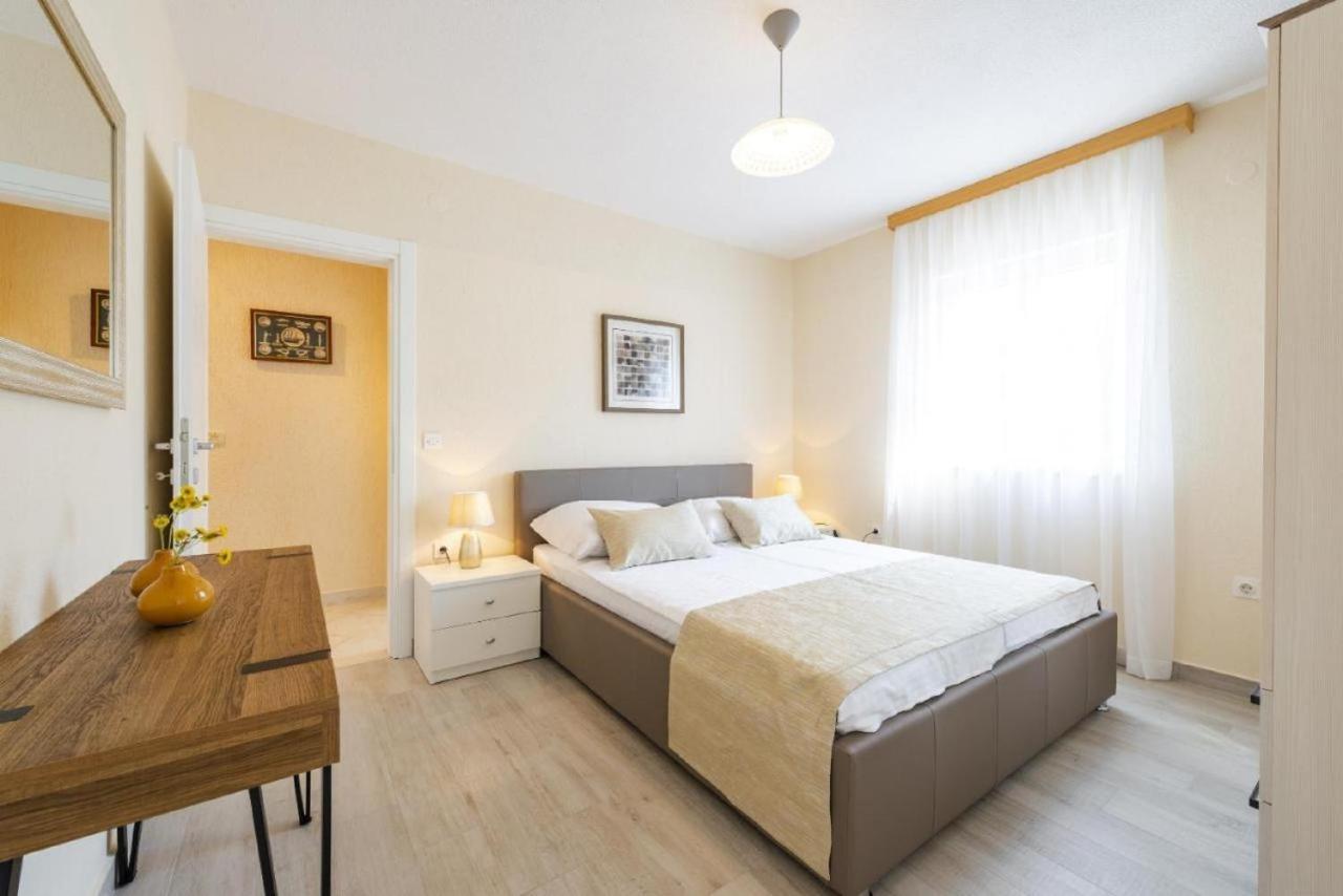 קאבטאט Holiday Home Swiss מראה חיצוני תמונה