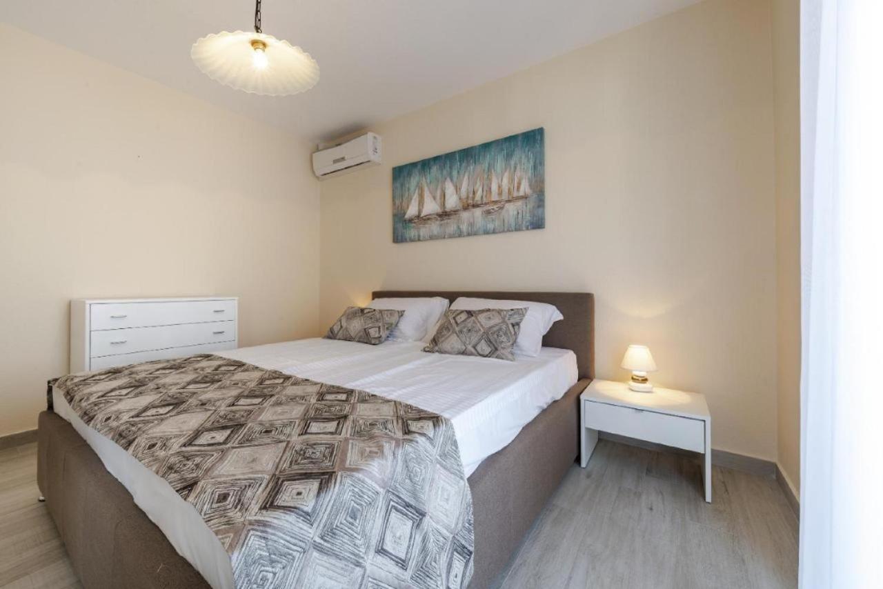 קאבטאט Holiday Home Swiss מראה חיצוני תמונה