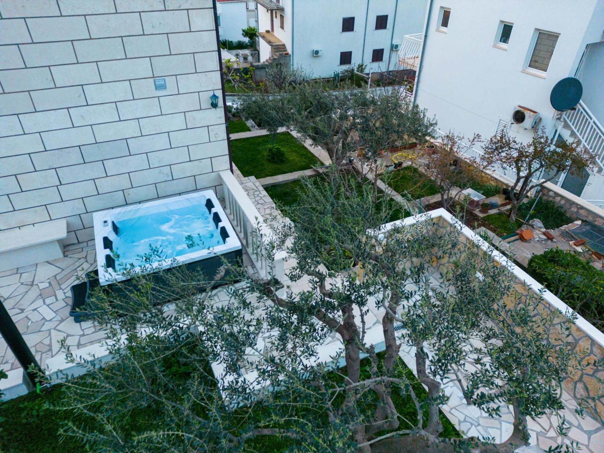 קאבטאט Holiday Home Swiss מראה חיצוני תמונה