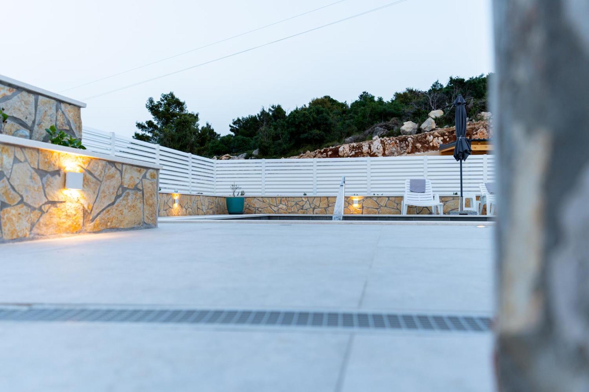 קאבטאט Holiday Home Swiss מראה חיצוני תמונה