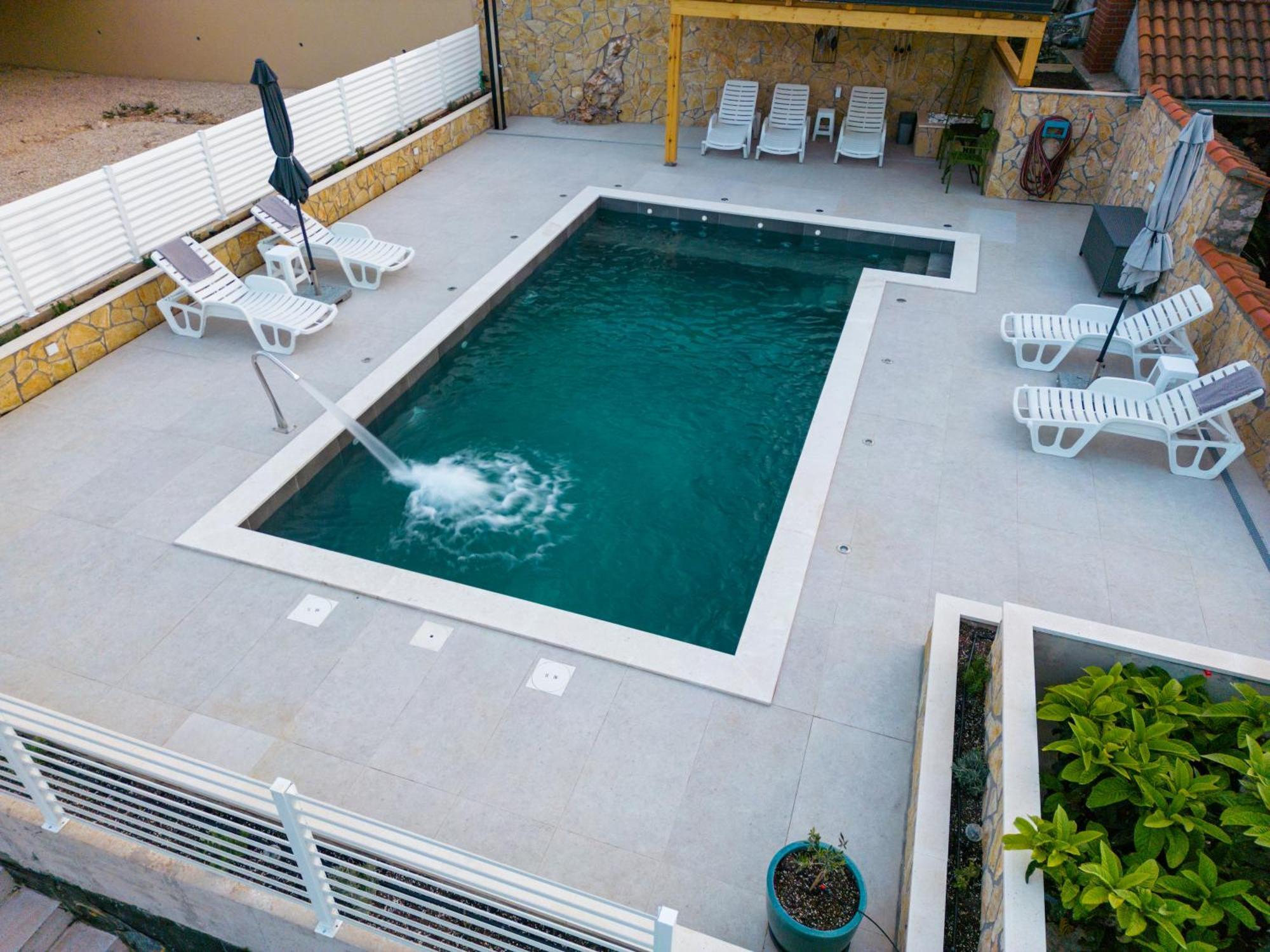 קאבטאט Holiday Home Swiss מראה חיצוני תמונה