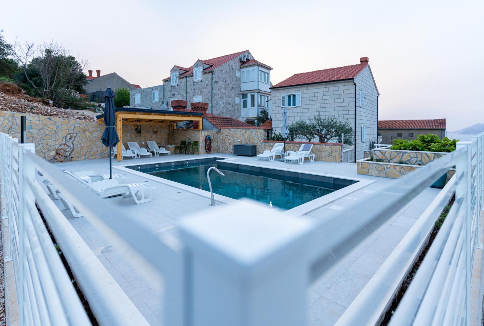 קאבטאט Holiday Home Swiss מראה חיצוני תמונה