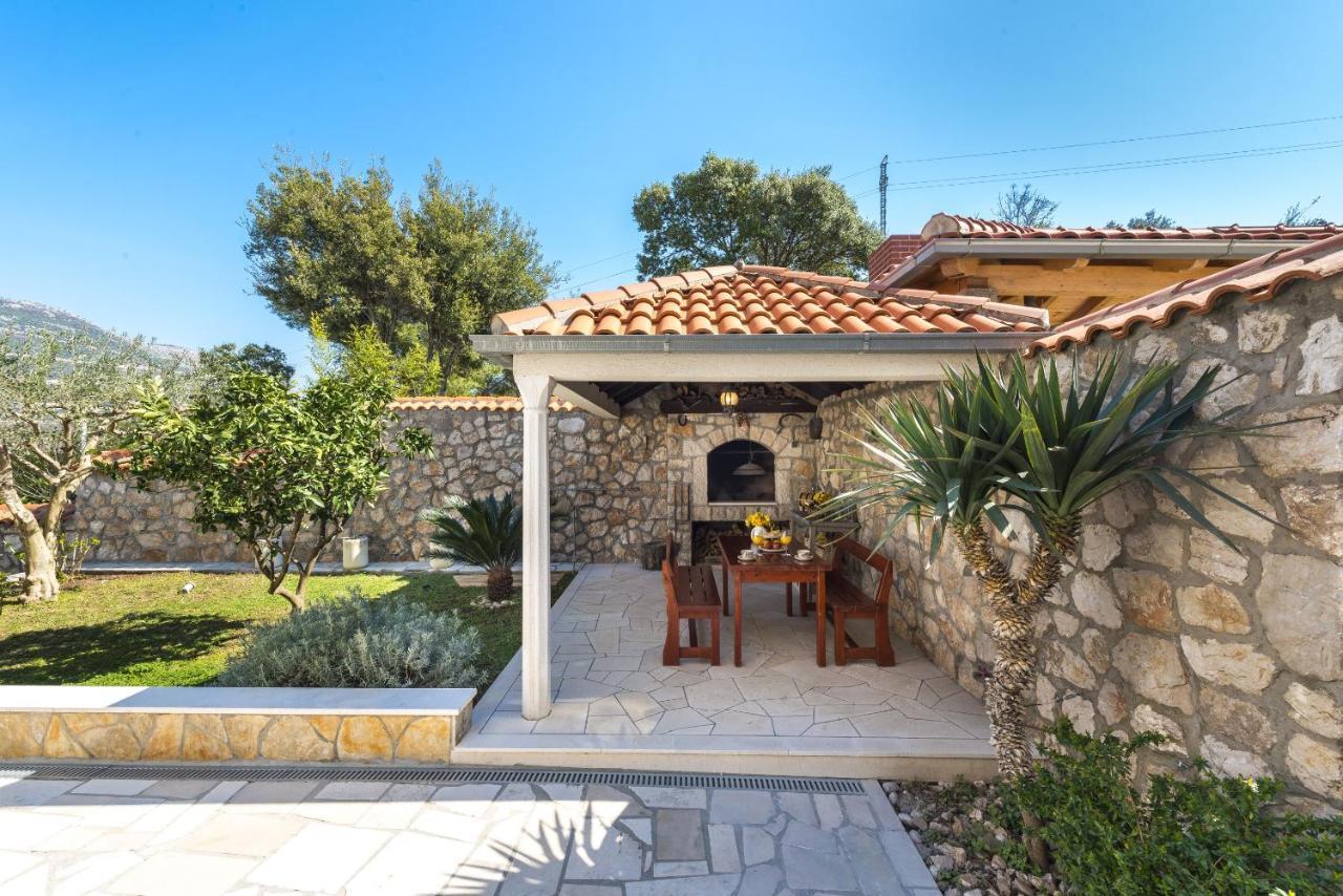 קאבטאט Holiday Home Swiss מראה חיצוני תמונה